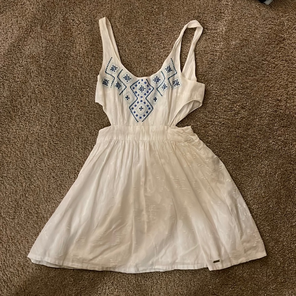 Hollister size 00 white sundress with beaded and embroidered details